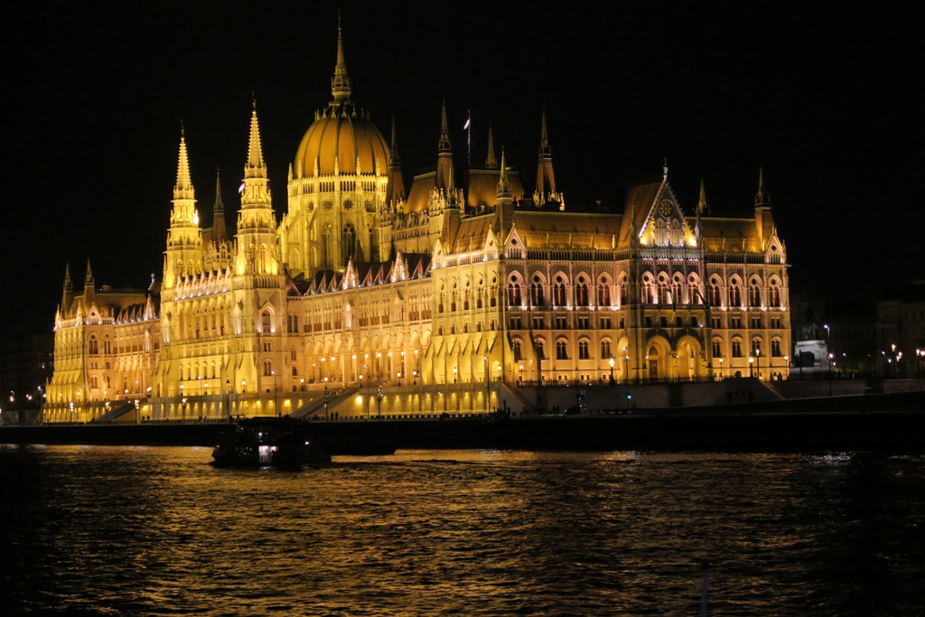 6_parliament-budapest-4-n