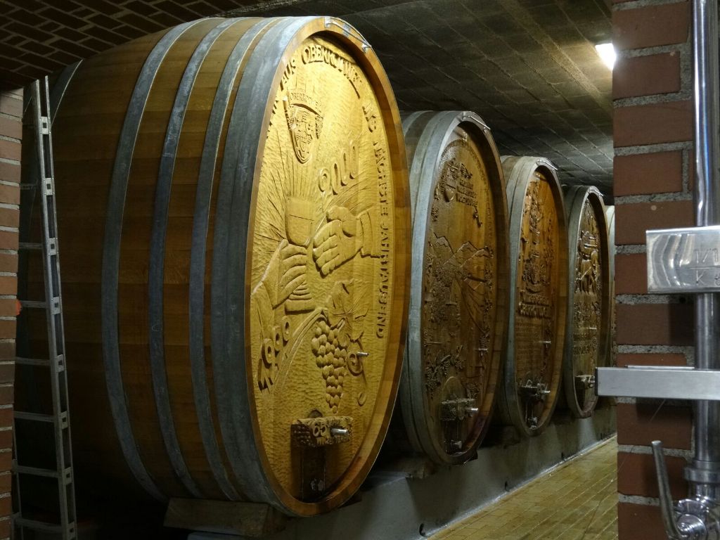 a09_wine-barrel