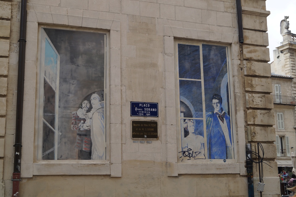 Trompe l\'oeil (fake) windows, Avignon