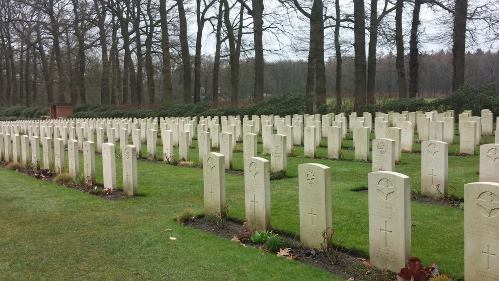 03_war-cemetery-of-allies-at-arnhem-holland